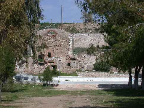 Lavrio3.jpg (26453 bytes)